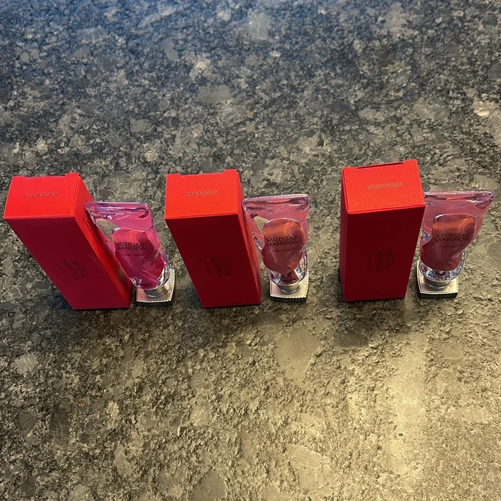 Muzigae Mansion Objet Liquid in Knockout, Sequence, Stranger or Barely